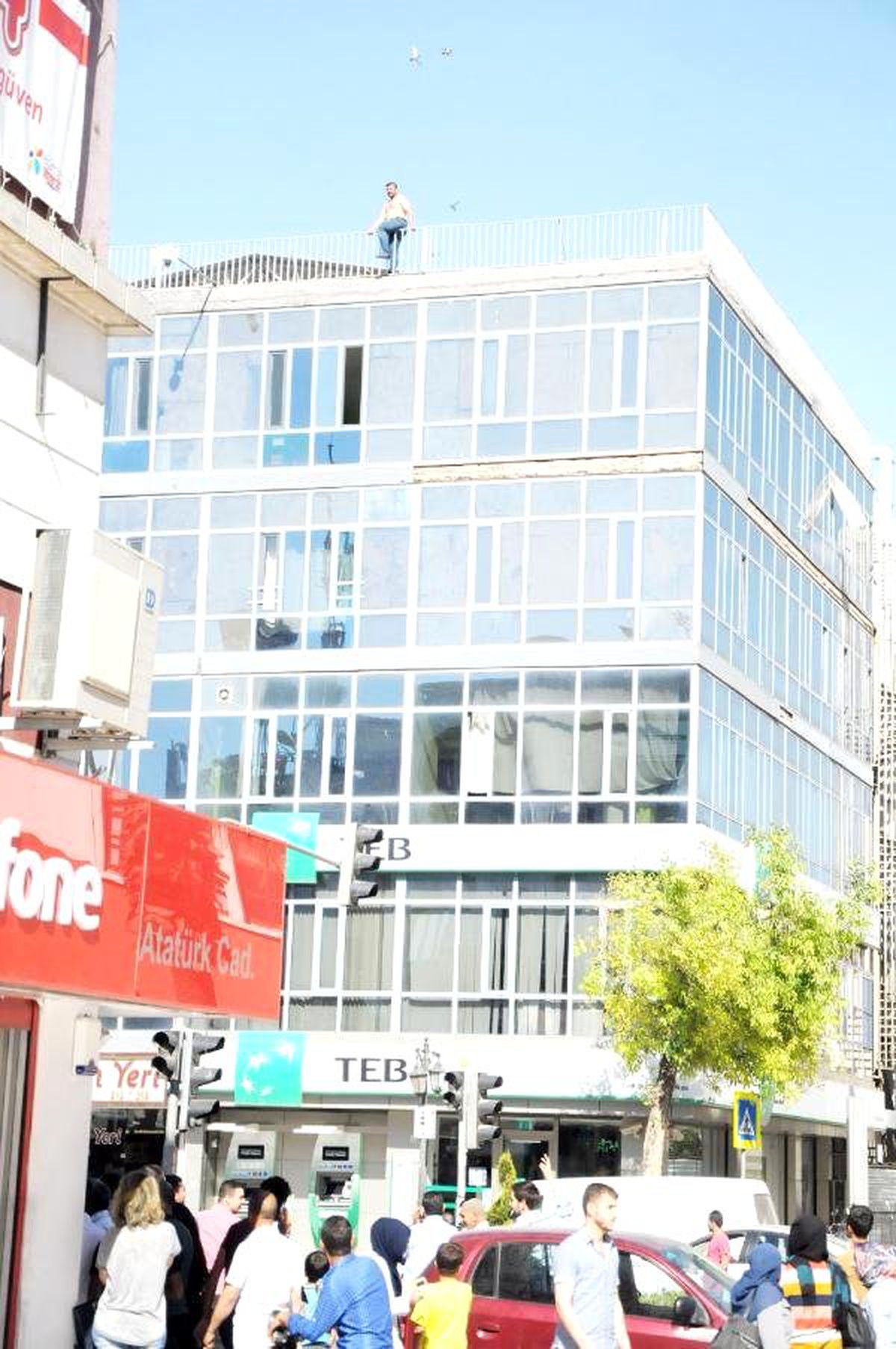 Tezgahına El Konulan Seyyar Satıcı İntihara Kalkıştı