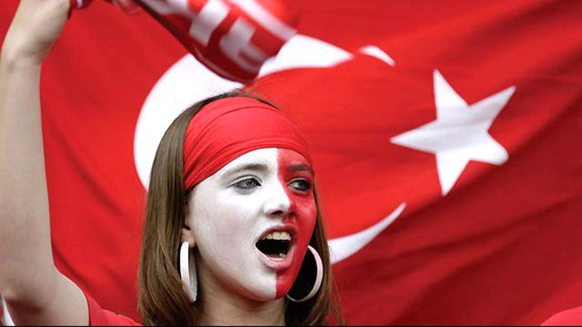 Türkler, EURO 2016'nın En Ateşli Taraftarları Oldu
