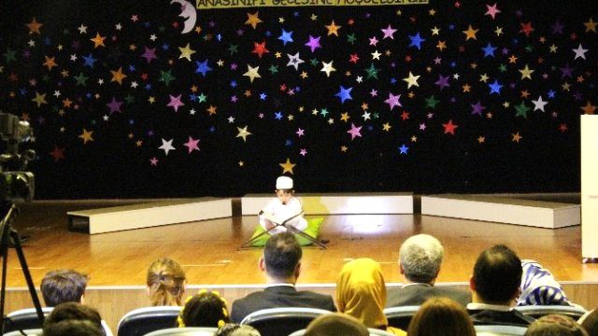 Anaokulu Öğrencilerinin Gösterisi Beğeni ile İzlendi