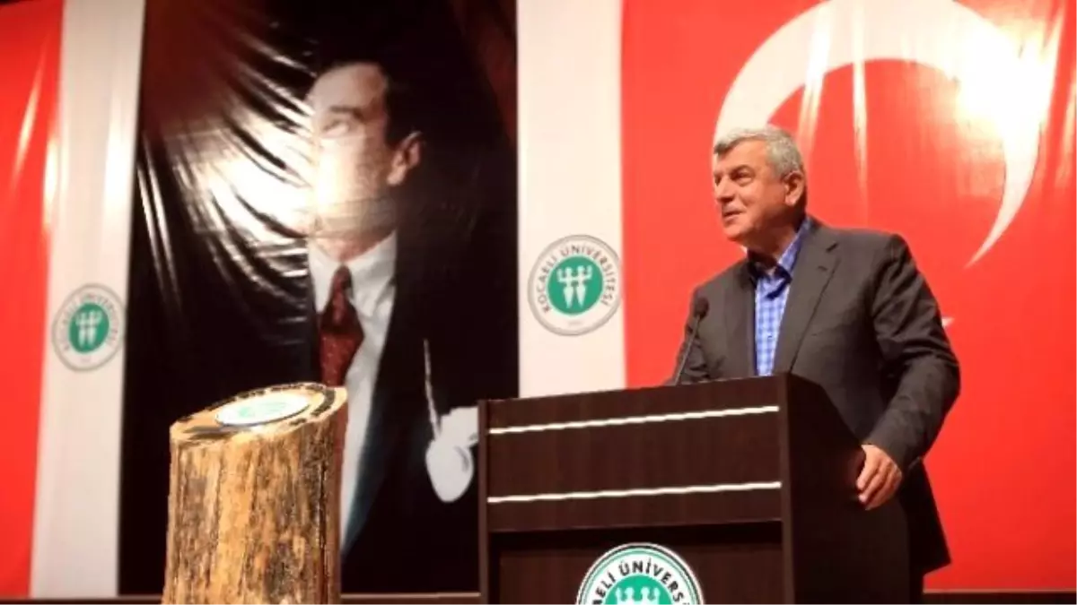 Başkan Karaosmanoğlu, Mezuniyet Törenine Katıldı