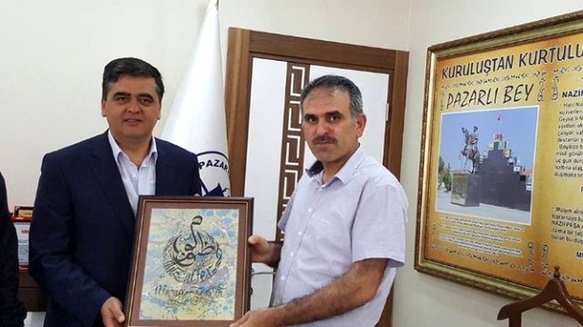 Başkan Yalçın\'a Anlamlı Hediye