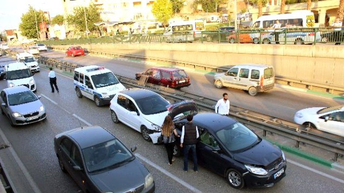 Bursa\'da Trafik Kazası: 1 Yaralı