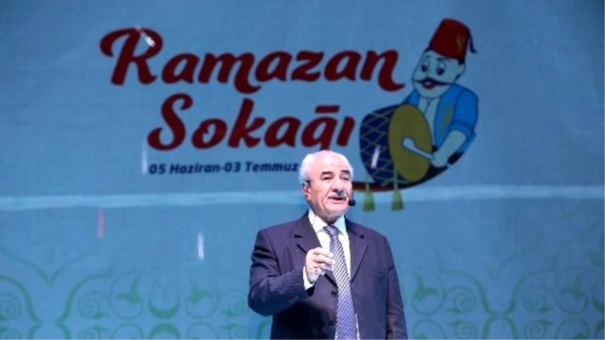 Eğitimci Yazar Vehbi Vakkasoğlu, Ramazan Sokağı\'na Söyleşisiyle Katıldı