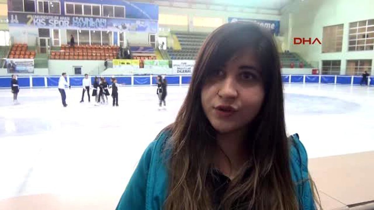 Erzurum'da Senkronize Buz Pateni Takımı Sporcuları Büyük İlgi Topluyor