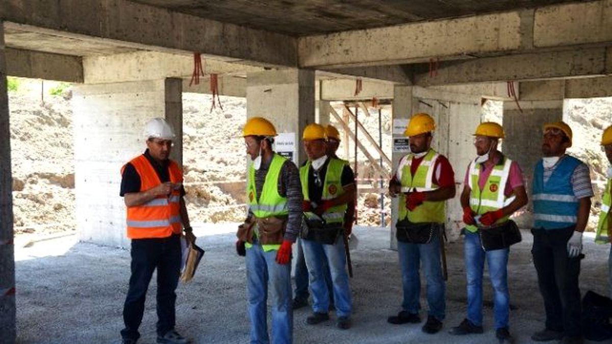 Fatsa\'da İnşaat Kalıpçıları Sınavda