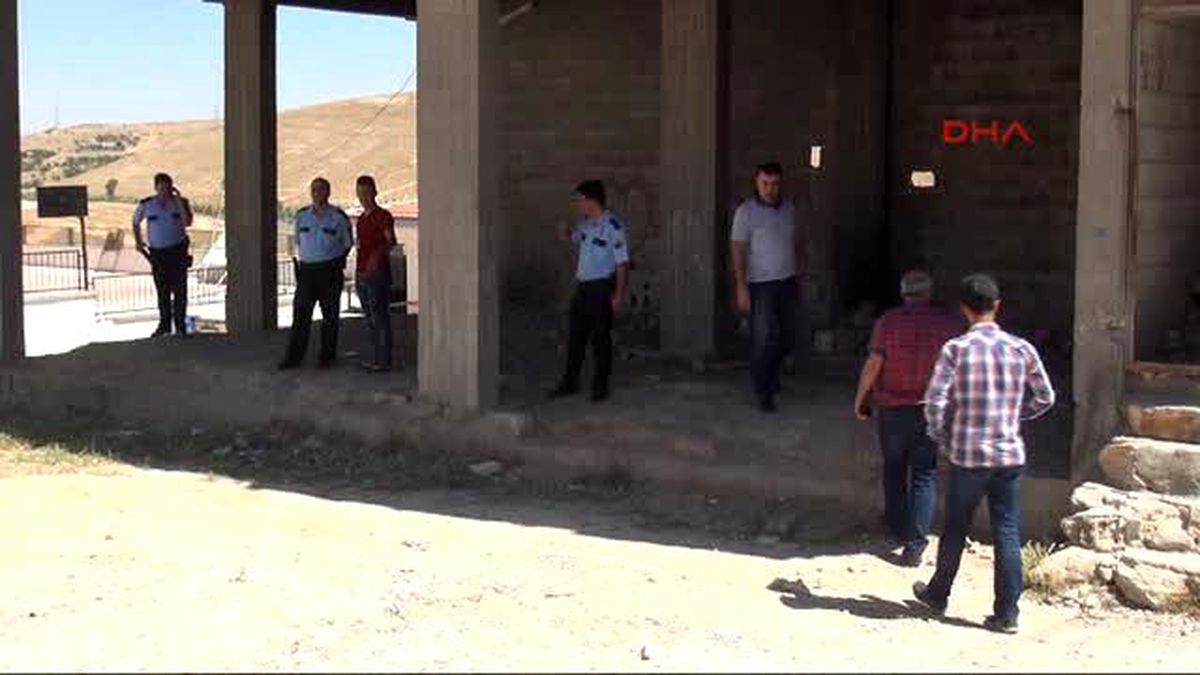 Gaziantep\'te Metruk Binada Erkek Cesedi Bulundu