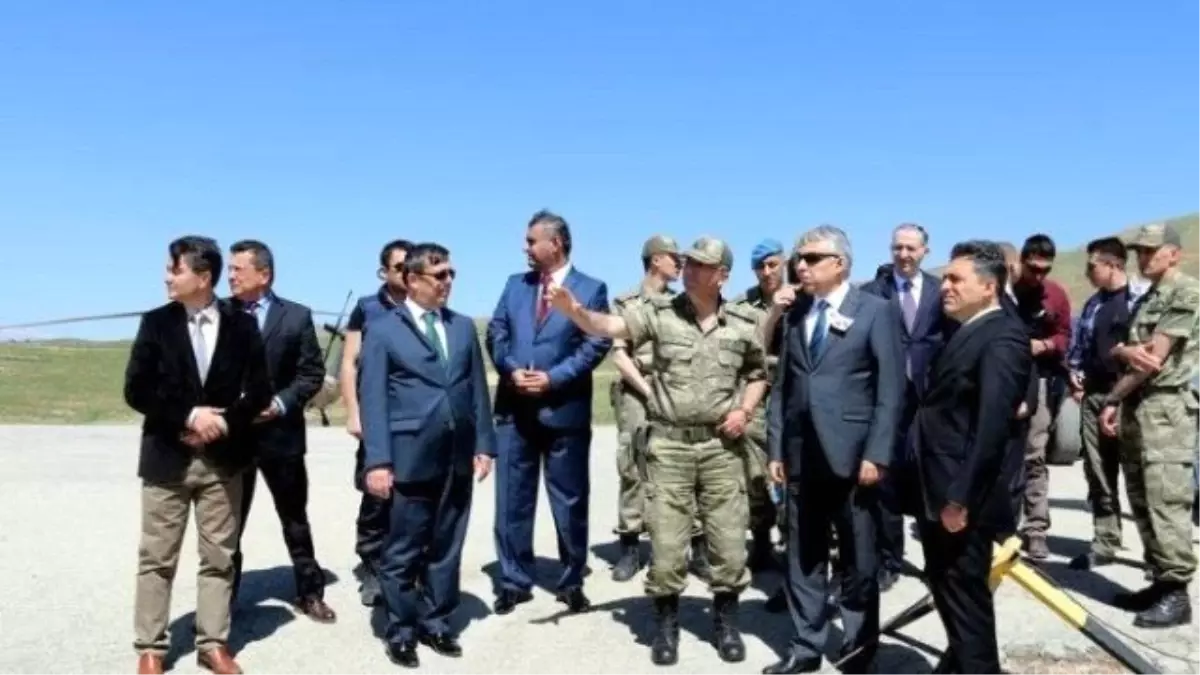 Hakkari Valisi Toprak, Yüksekova\'da İncelemelerde Bulundu