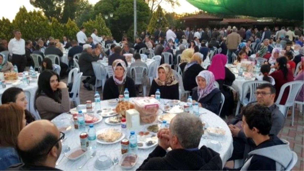 Kayseri Şeker İftar Sofrası Etkinliği Devam Ediyor