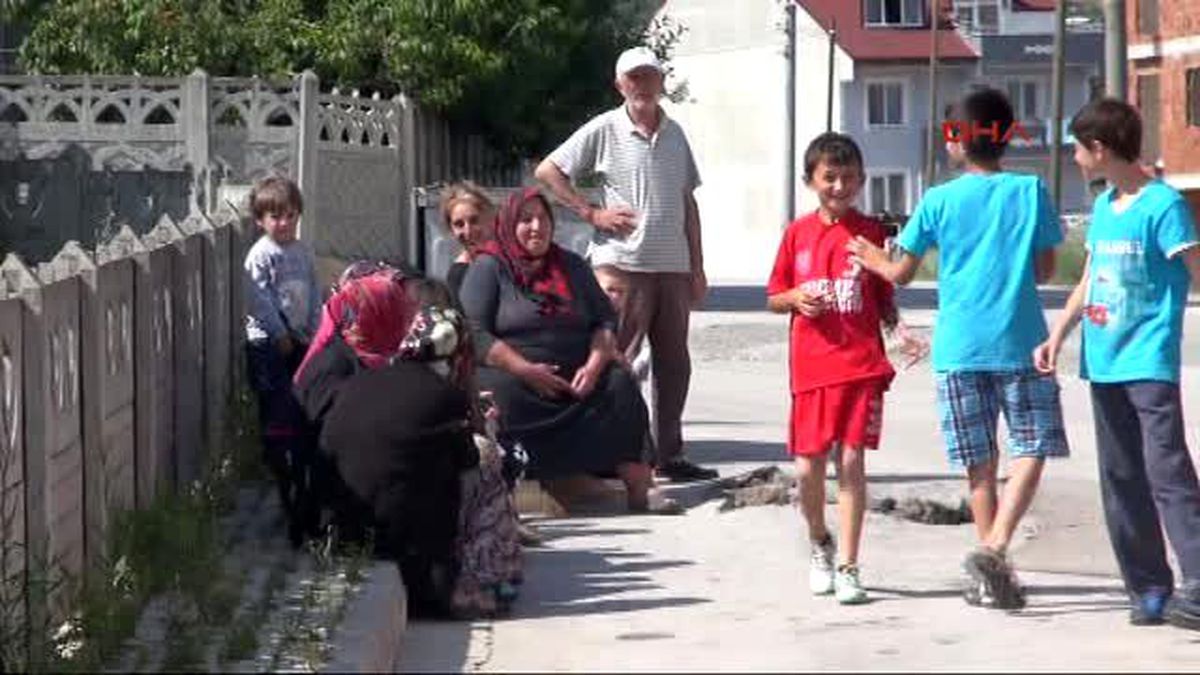 Kocaeli İtfaiye Evde Yılan Aradı