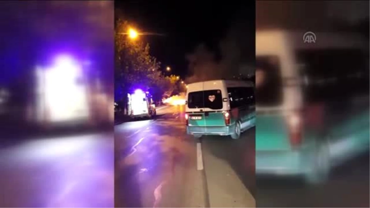 Konya\'da Otomobil Ağaca Çarptı: 2 Yaralı