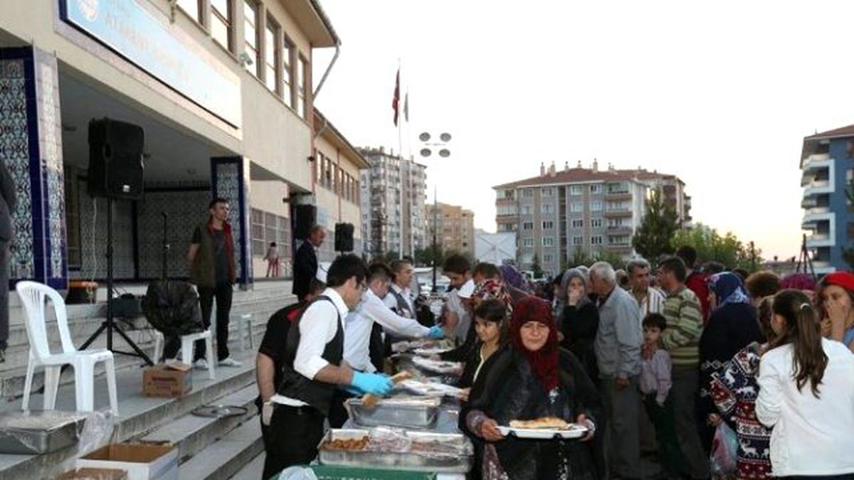 Kütahya Belediyesi 25 Mahallede Halka İftar Verecek