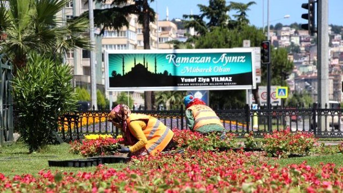 Refüjlere Çiçek Diken Kadınların Oruç ve Sıcakla Sınavı