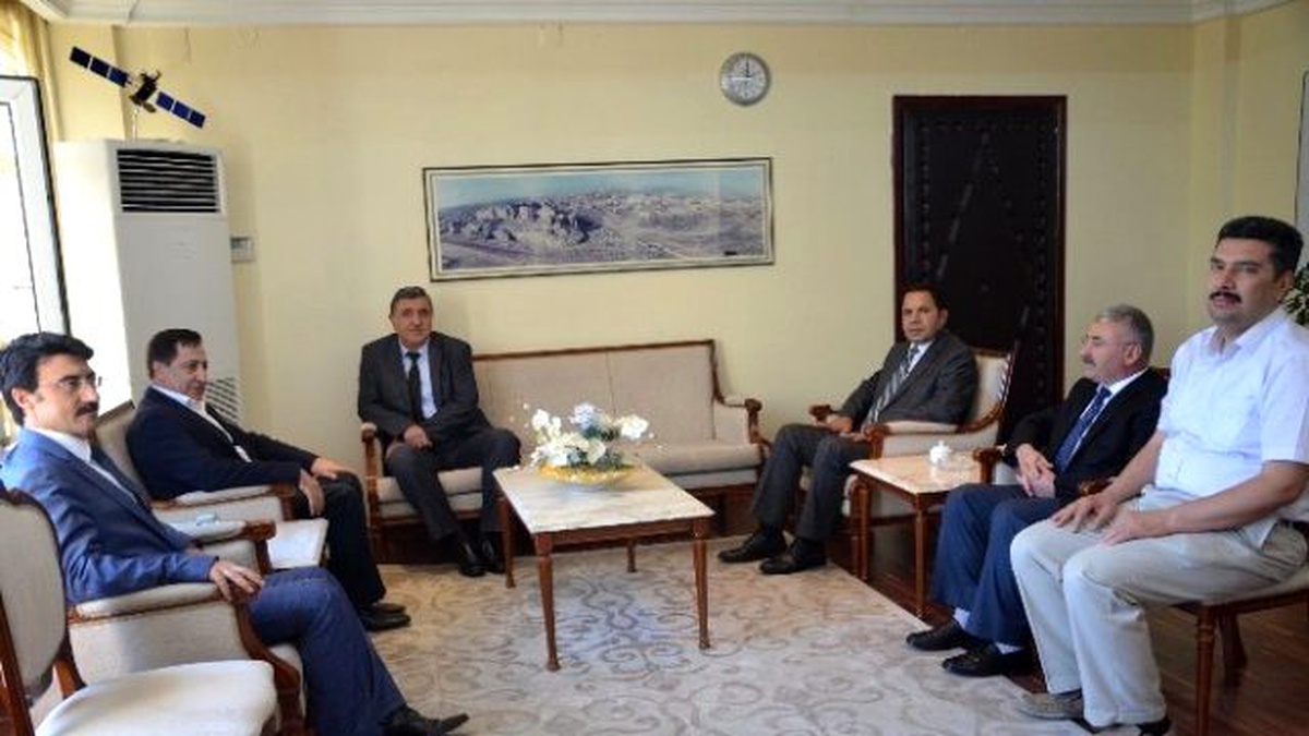 Şanlıurfa Valisi Küçük\'ten Rektöre Veda Ziyareti