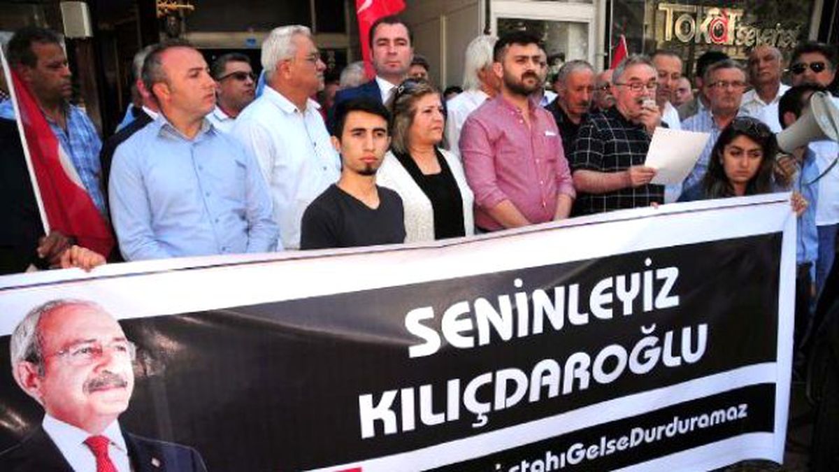 Tokat\'ta CHP\'liler Kılıçdaroğlu\'na Mermi Atılmasına Tepki Gösterdi