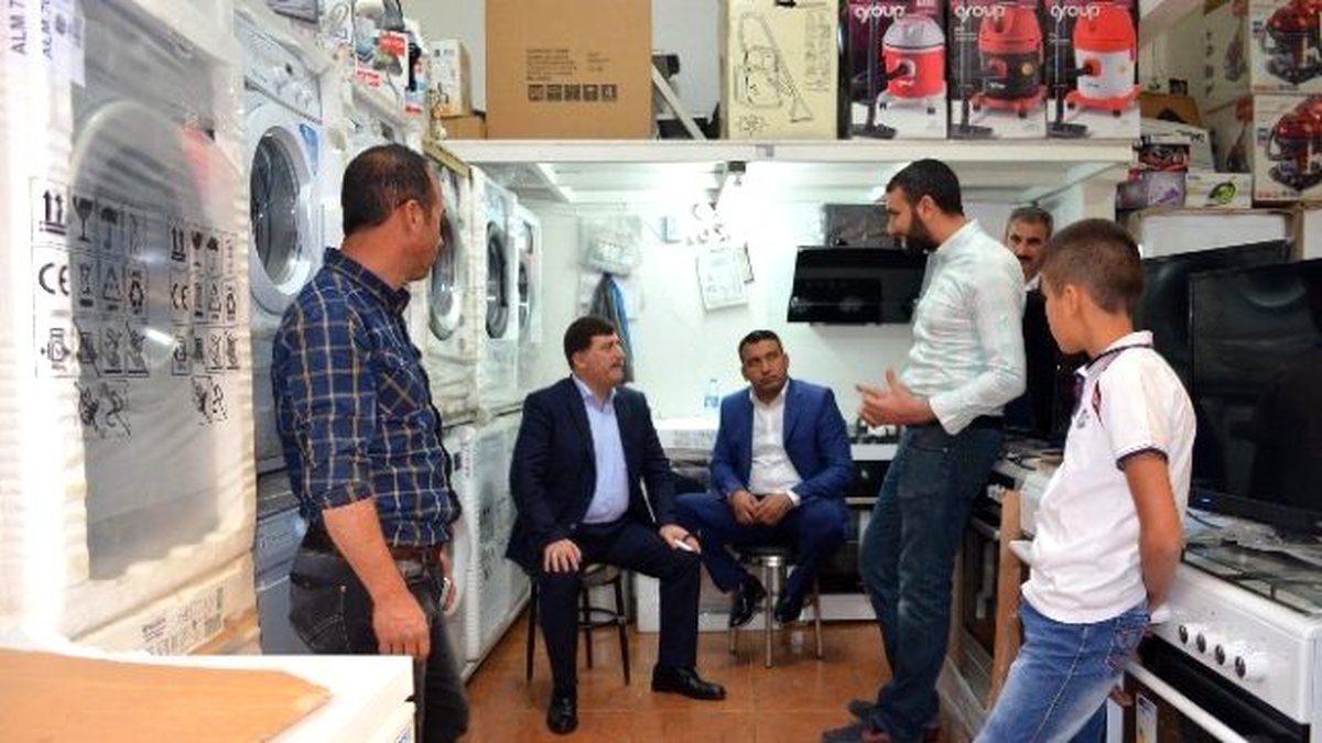 AK Parti İl Başkanı Sur Esnafını Ziyaret Etti