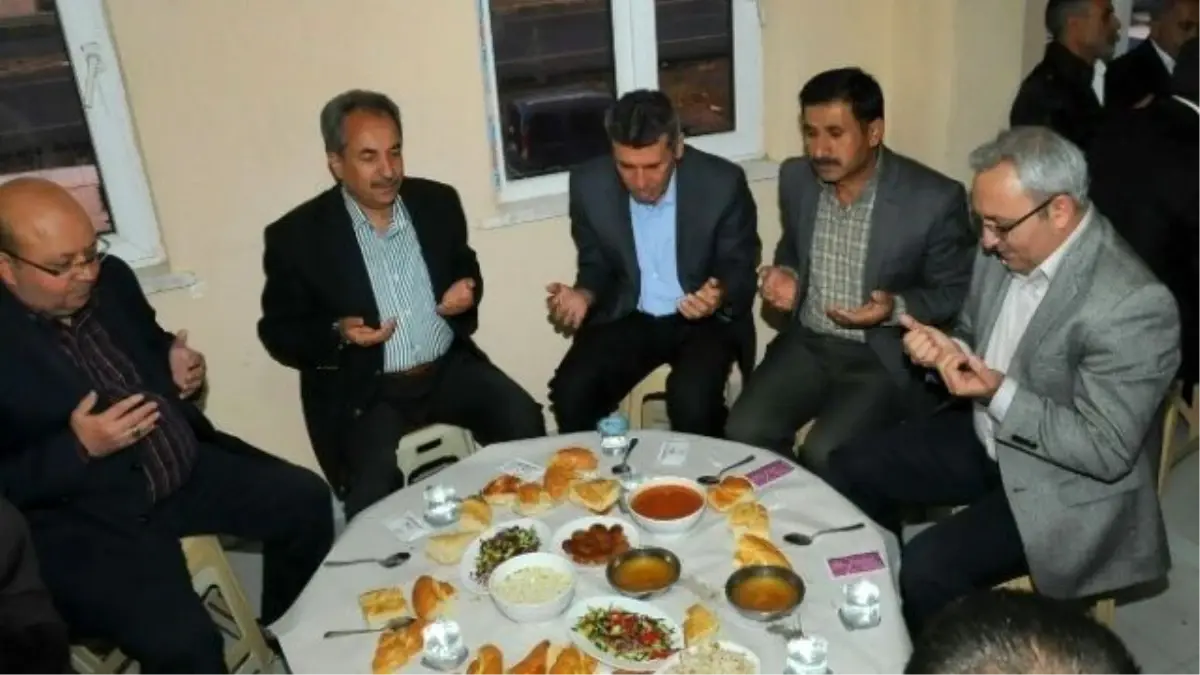 Akşehir Belediyesi Vatandaşlarla İftarda Buluşturdu