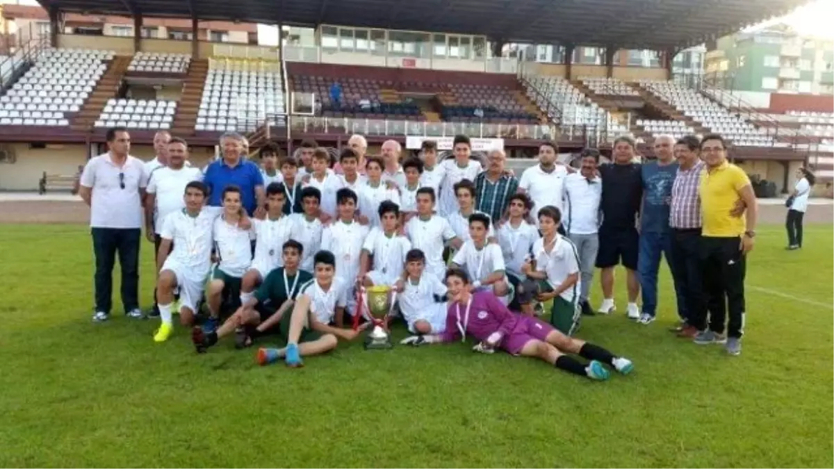 Antalya DSİ U-14 Futbol Takımı Türkiye Şampiyonu