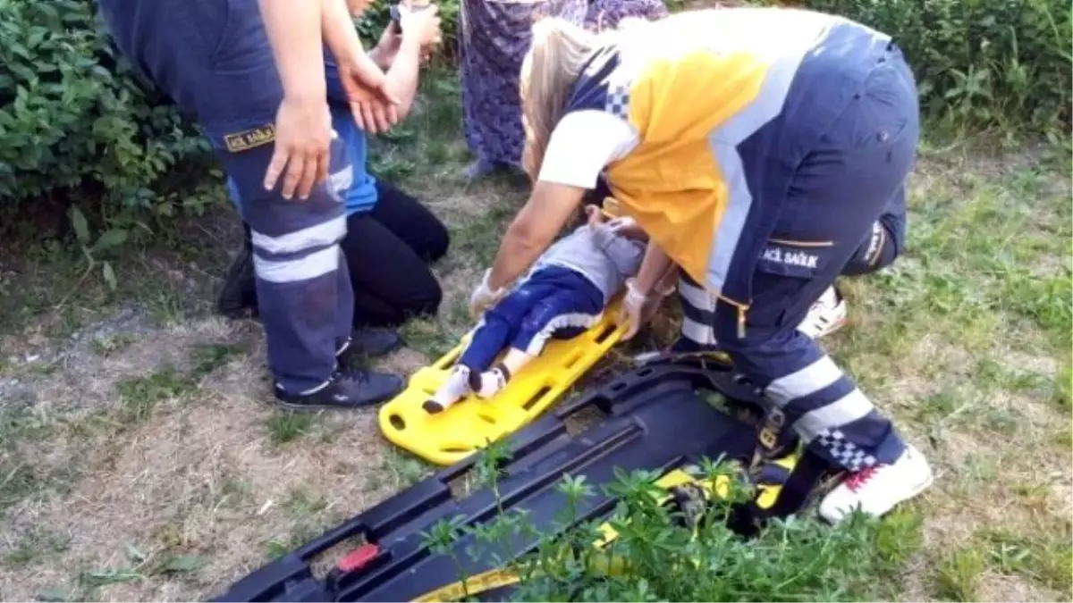 Balkondan Düşen İki Yaşındaki Çocuk Yaralandı