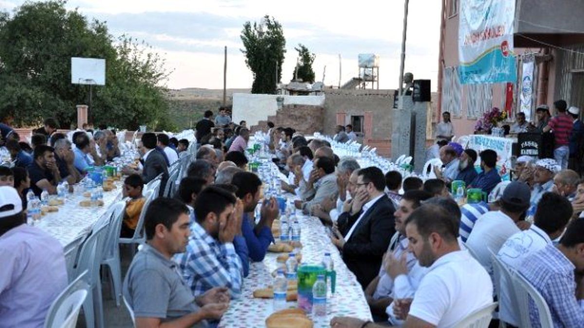 Bozova\'da İftar Programı Kılçıkakören Köyü ile Devam Etti