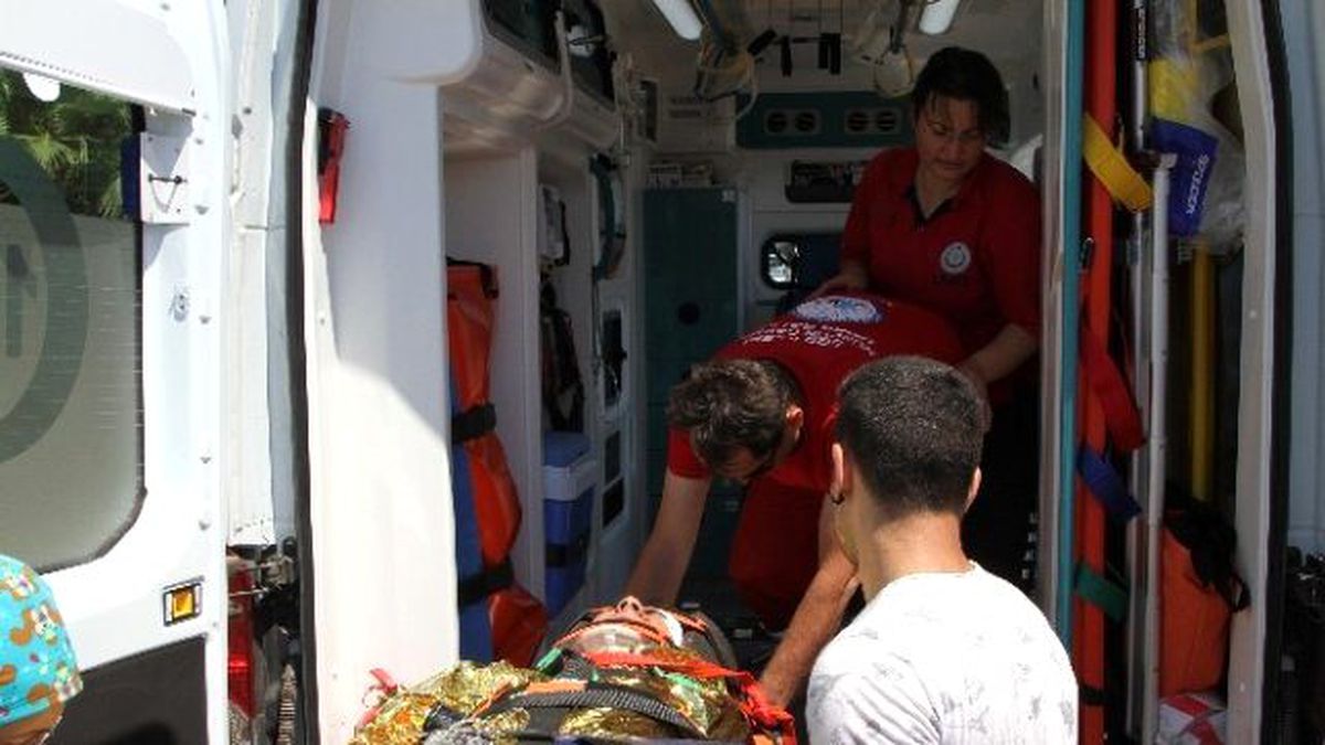 Fethiye\'de Kayalıklardan Düşen Kişi Kurtarıldı
