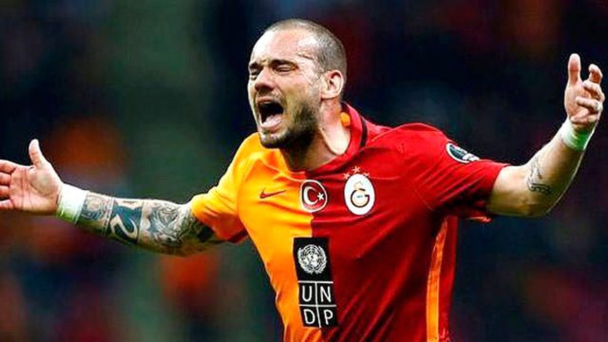 Galatasaray Wesley Sneijder'e 200 Bin Euro'luk Ceza Kesecek