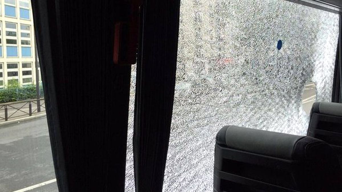 Paris'te Türk Taraftarlara Taşlı Saldırı