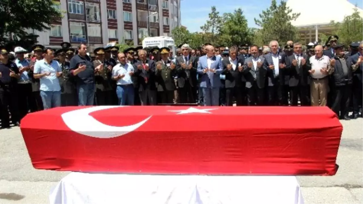 Tabancası Kazayla Ateş Alan Polis Yaşam Savaşını Kaybetti