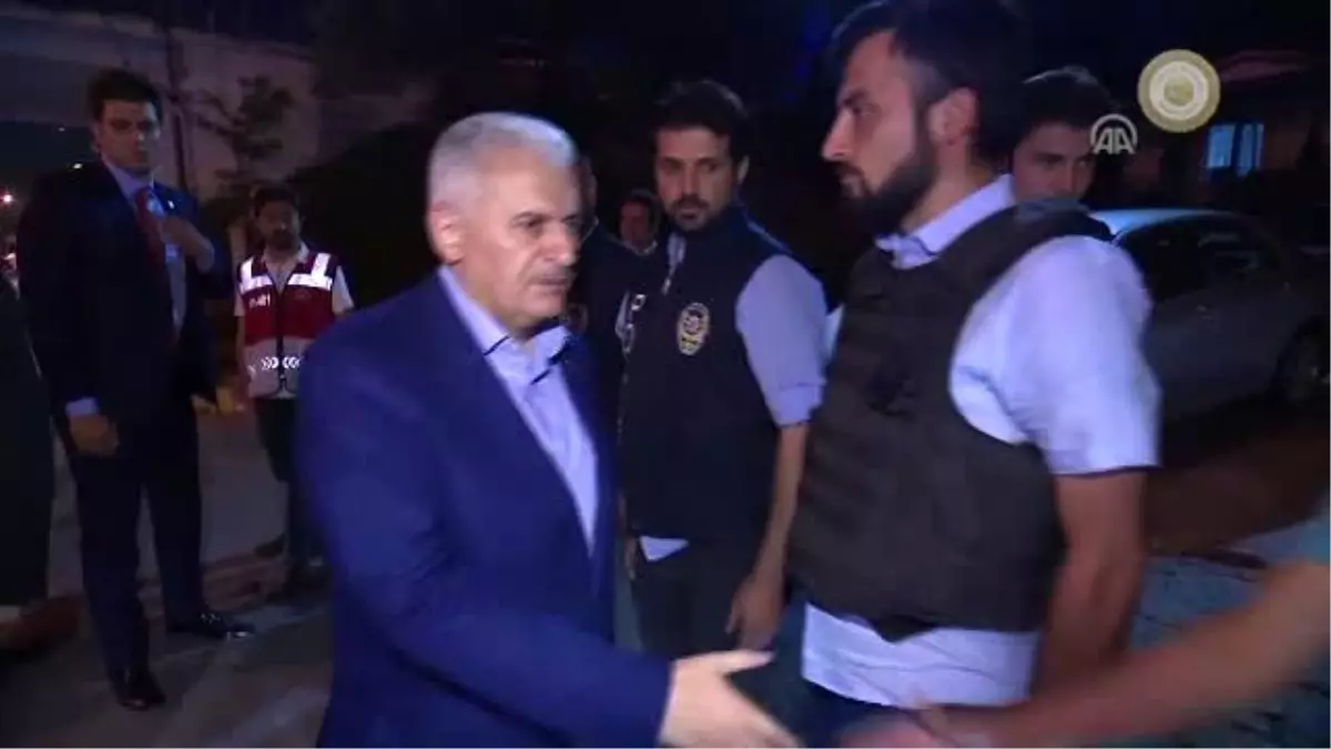 Başbakan Yıldırım, Yol Denetimi Yapan Polisleri Ziyaret Etti