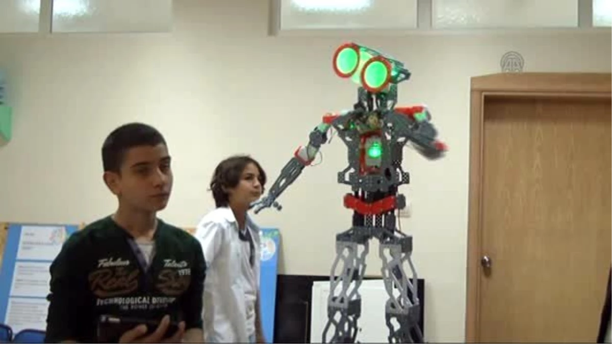 Bu Robot Ankara Havası Oynuyor
