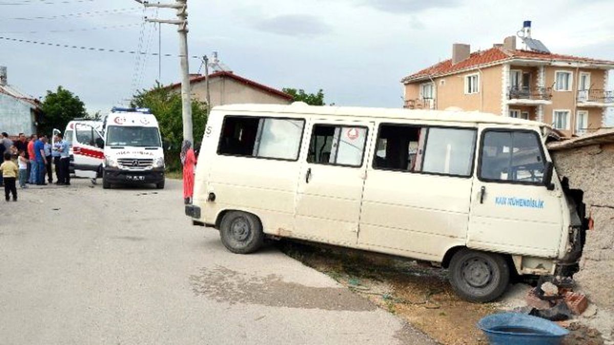 Eskişehir\'de Trafik Kazası: 8 Yaralı