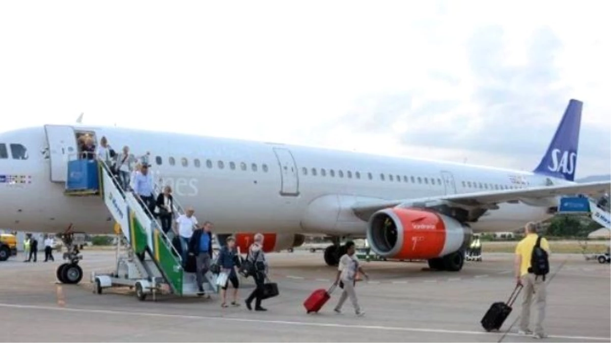 Gazipaşa-alanya İlk Airbus A321\'ı Karşıladı