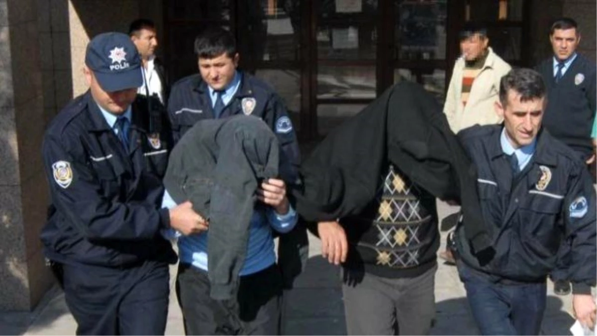 İzmir\'de Yargıtay\'ın Bozduğu Cinsel İstismar Davasına Yeniden Başlandı
