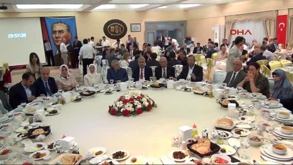 Kahramanmaraş Manisa\'ya Atanan Kahramanmaraş Valisi\'nden Protokole İftar Yemeği