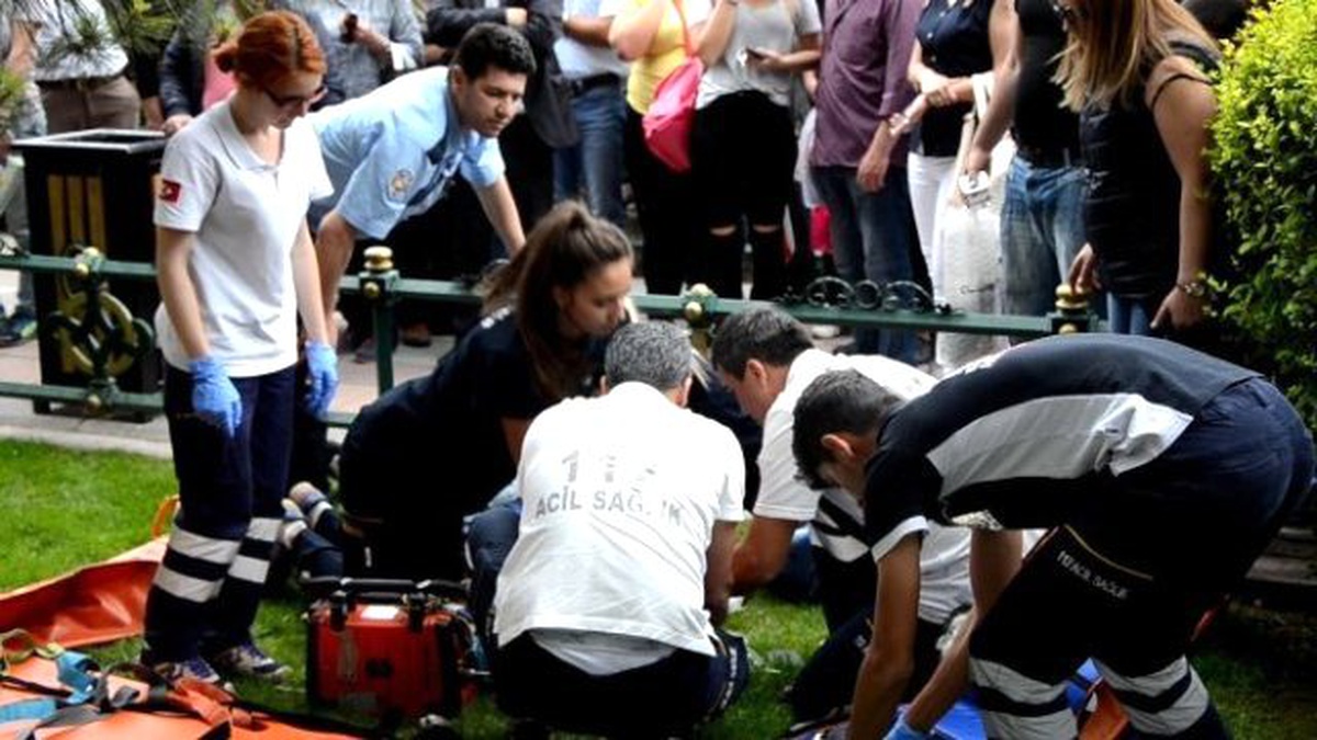 Kalp Krizi Geçiren Şahsa Hayati Dokunuş