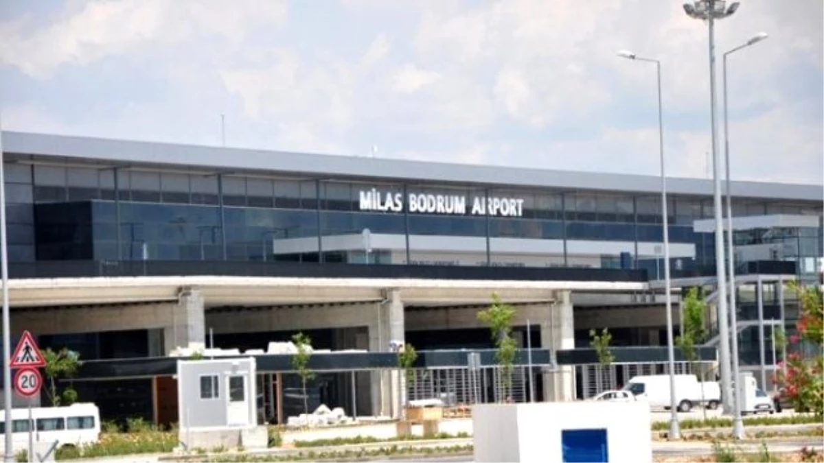 Milas-bodrum Havalimanı\'nda Uçak Trafiği Arttı