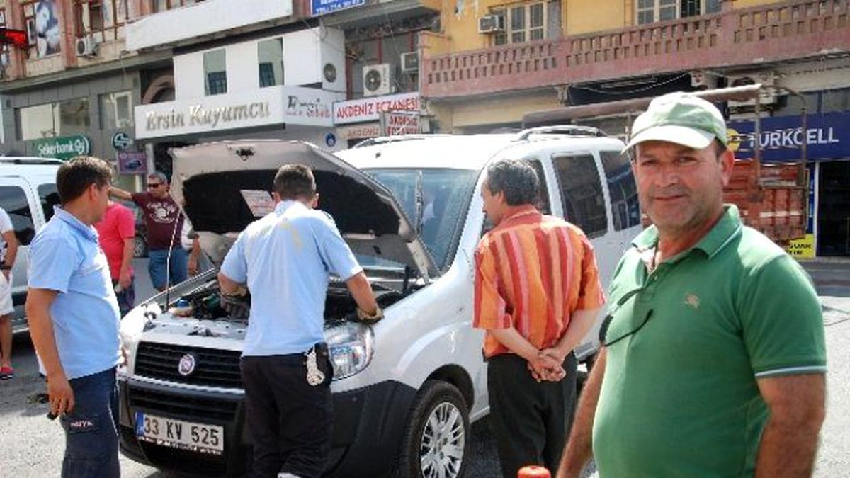 Otomobilde Yılan Paniği