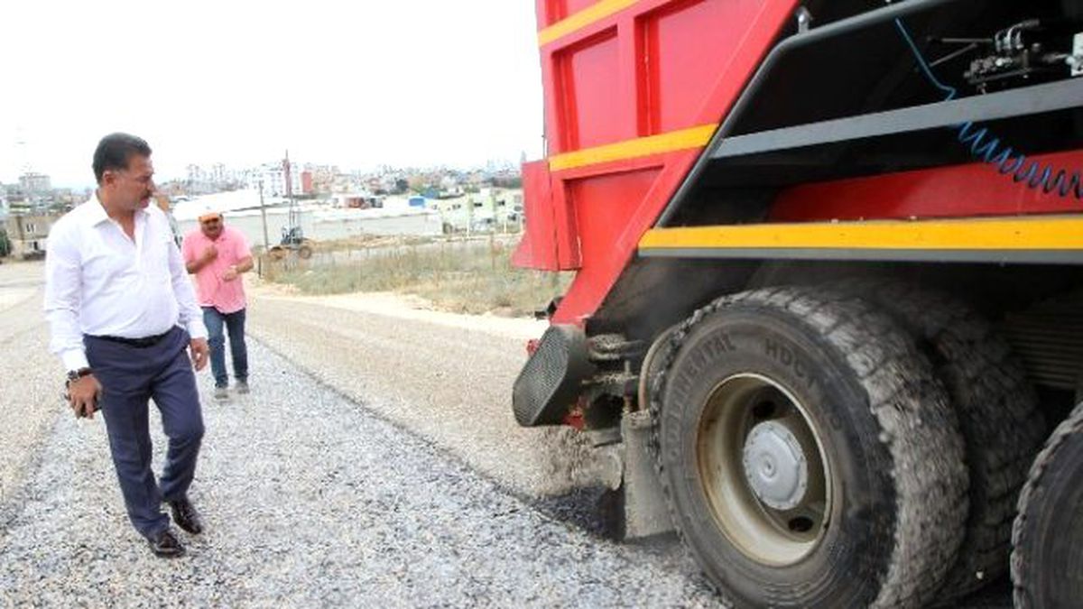 Toroslar\'da Asfalt Çalışmaları Sürüyor