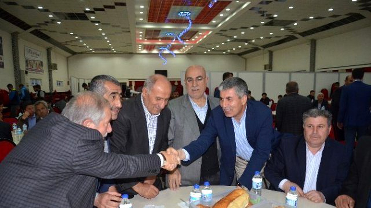 Vedat Demiröz Tatvan Belediyesinin İftar Yemeğine Katıldı