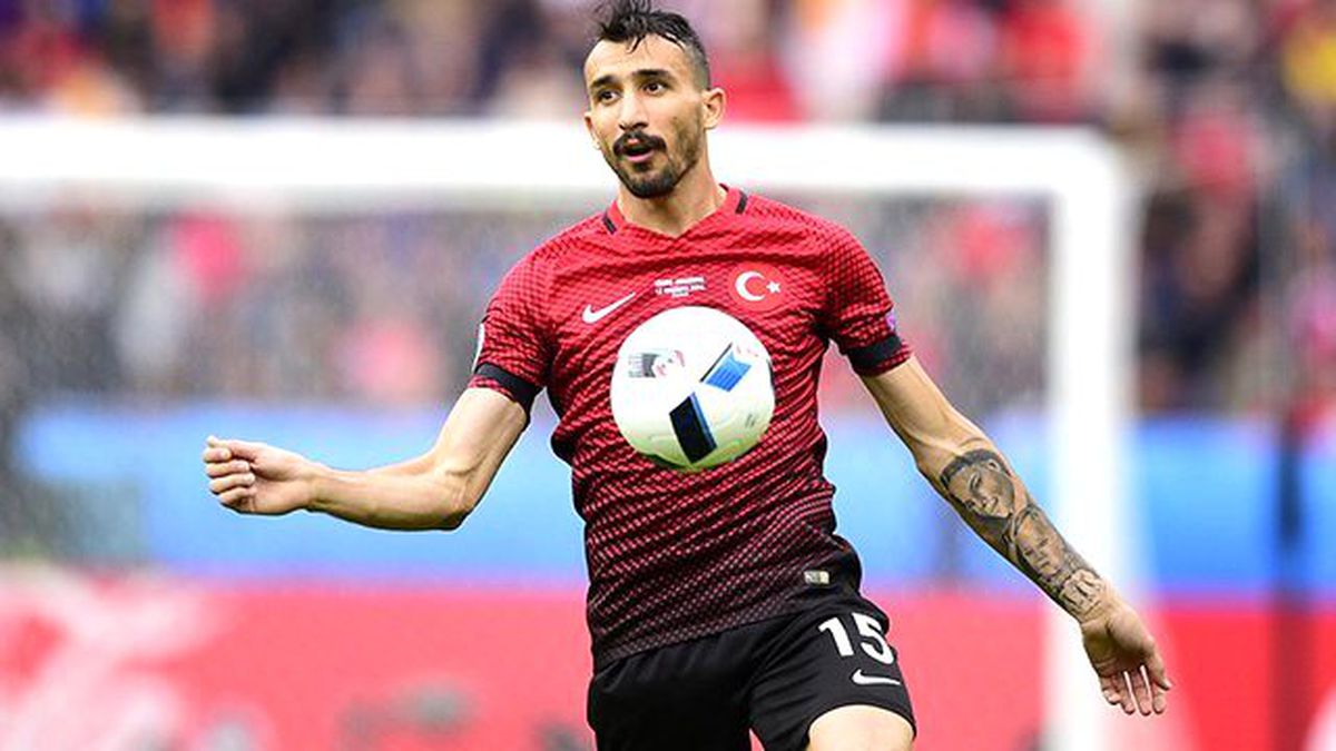 A Milli Takımımızın Son Antrenmanında Mehmet Topal Sakatlandı