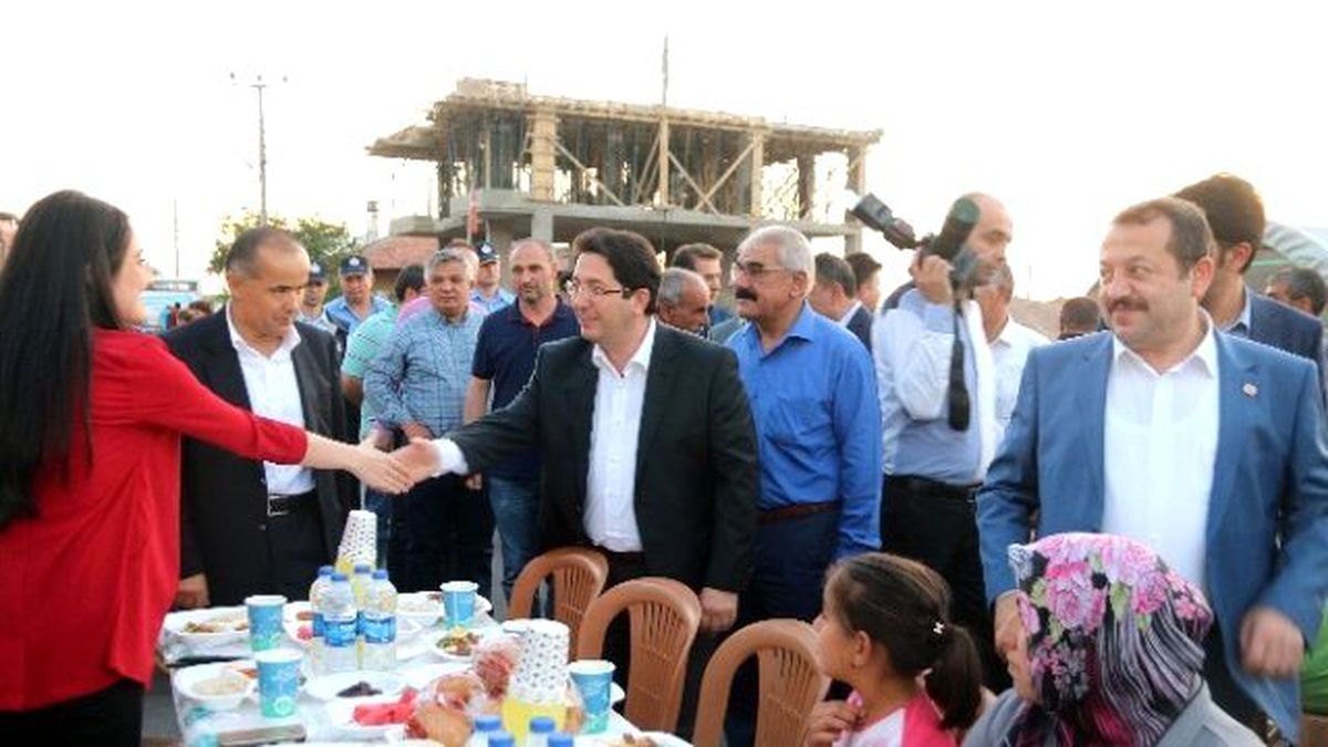 Aksaray\'da Mahallede İftar Coşkusu