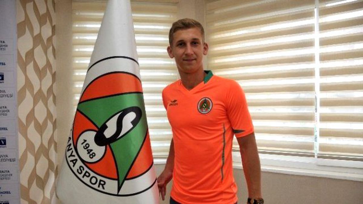 Alanyaspor\'a Ukraynalı Sol Bek