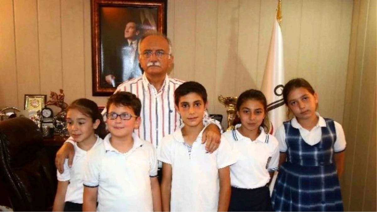 Başkan Karabağ İlkokul Öğrencilerini Ağırladı
