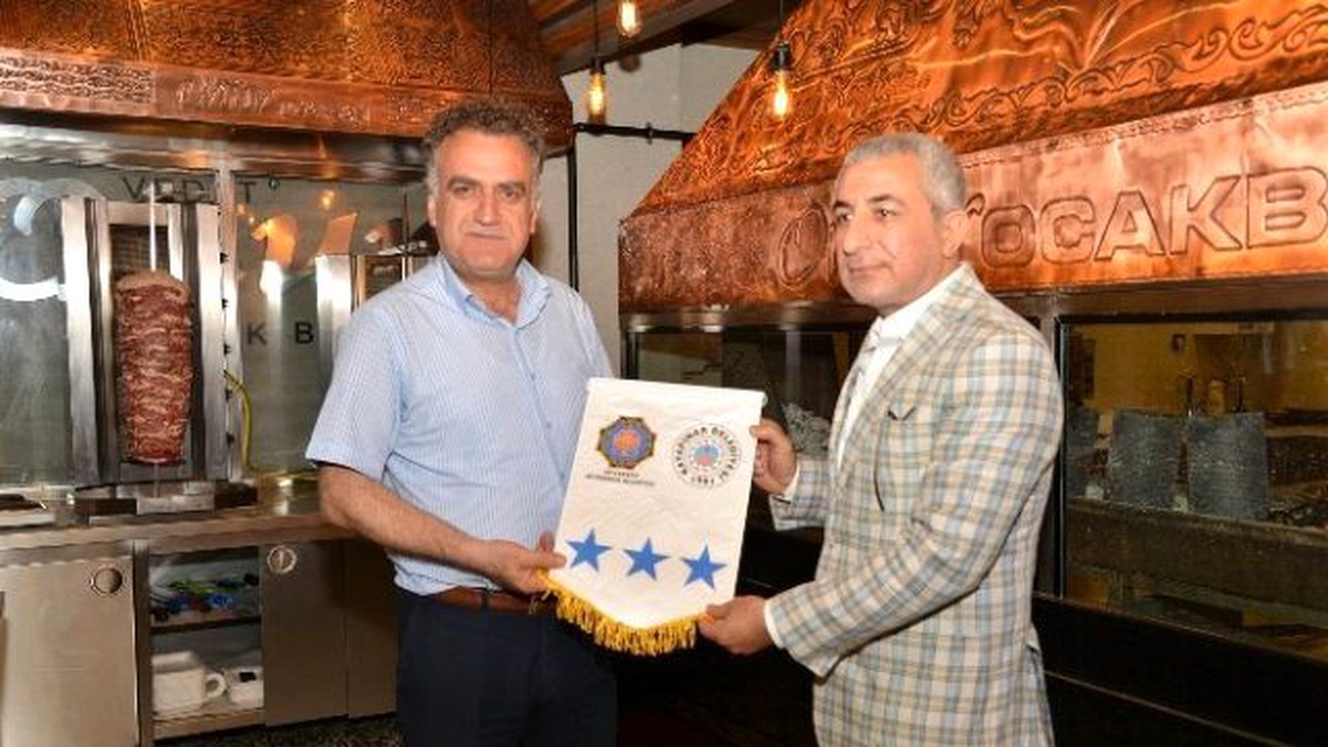 Diyarbakır\'da 136 İş Yerine Beyaz Bayrak Verildi