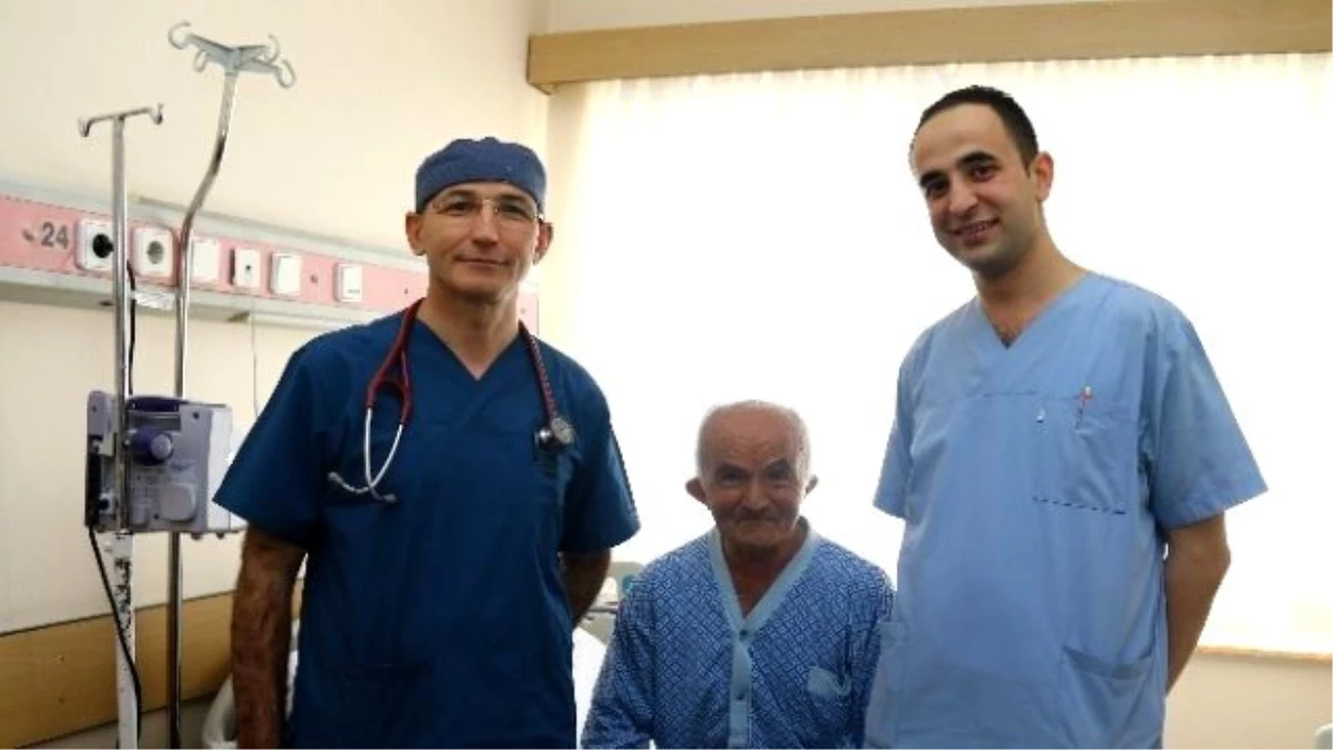Erü Kalp Hastanesi\'nde Ameliyatsız Kalp Kapağı Değişimi