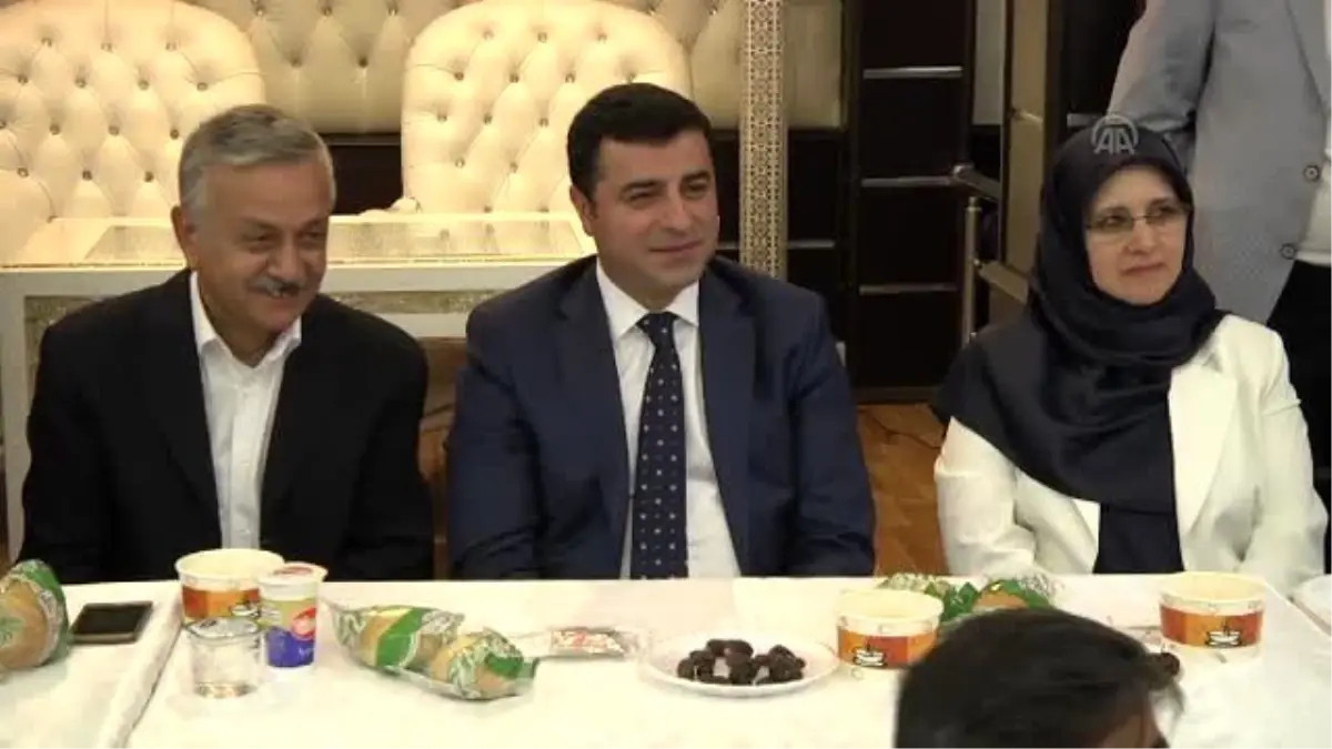 Hdp İstanbul İl Başkanlığı İftarı