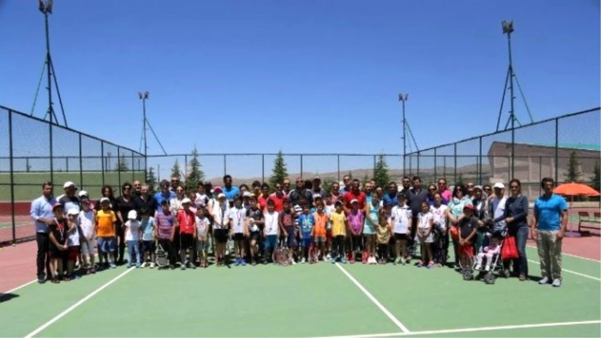 İnönü Üniversitesi Tenis Turnuvasına Ev Sahipliği Yaptı
