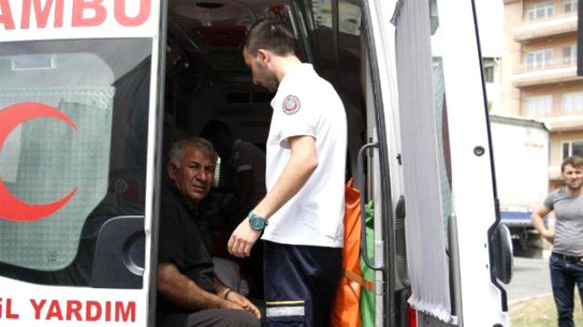 İstanbul-Bursa Karayolunda Tır Dorsesi Devrildi