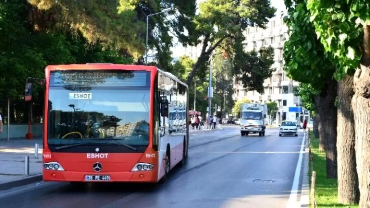 İzmir\'de Toplu Ulaşımda Bayram Müjdesi