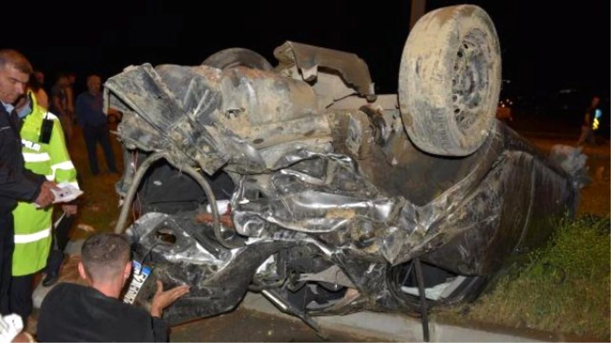 Tosya\'da Otomobil Takla Attı: 3 Yaralı