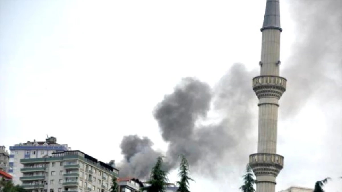 Trabzon\'da 12\'nci Katta Yangın Paniği Yaşandı